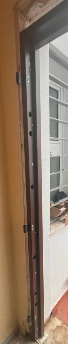 Puerta vivienda Nueva (En su caja sin abrir)