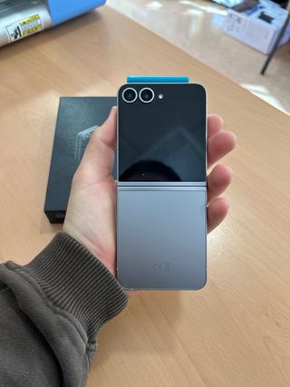 Samsung Galaxy Z Flip 6