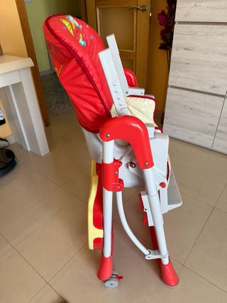 Trona infantil regulable en altura