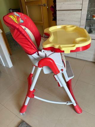 Trona infantil regulable en altura