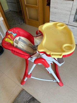 Trona infantil regulable en altura