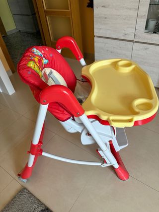 Trona infantil regulable en altura