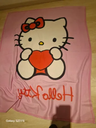 Manta rosa Hello Kitty con corazón