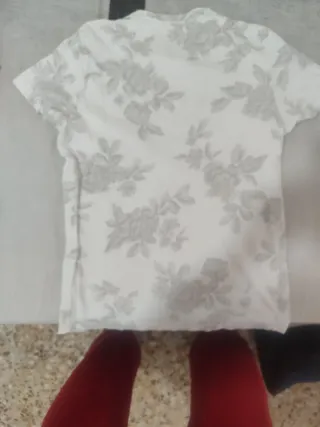 Camiseta Hollister California floral blanca