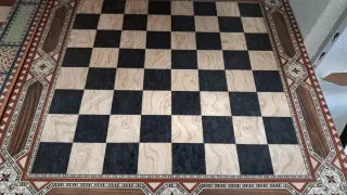 Tablero de ajedrez artesanal de madera