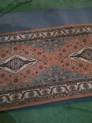 Alfombra pasillera de lana multicolor