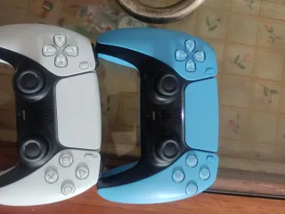 Consola PS5 Blanca + Caja + 2 Mandos