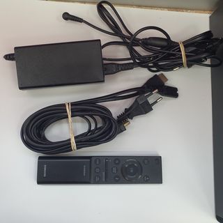 Barra Sonido Samsung HW-B550 Con Subwoofer Inalámbrico 410W