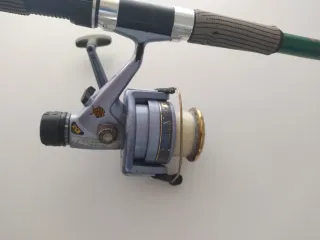 Caña de pescar JULI AINSTTU 240 y carrete tica