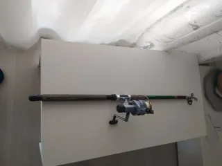 Caña de pescar JULI AINSTTU 240 y carrete tica