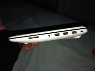 Portátil ASUS Blanco F553M