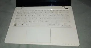 Portátil ASUS Blanco F553M