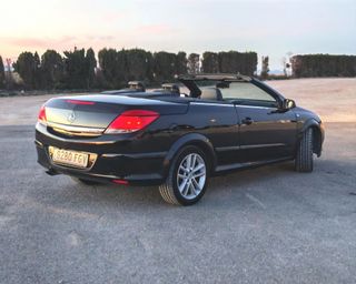 Opel Astra Opel Astra Twin Top 1.9 CDTi Cosmo