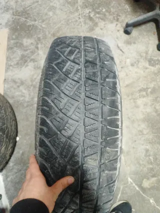 Llanta R15 Michelin , escucho ofertas.