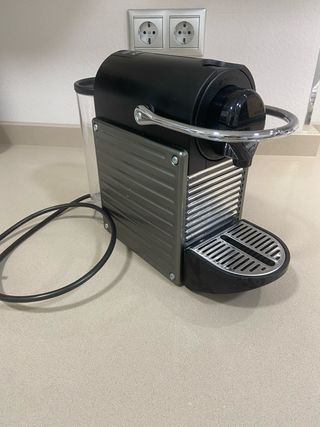 Cafetera Nespresso Negra