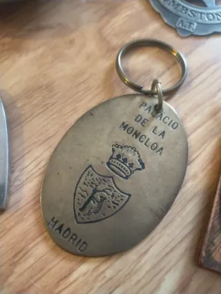 Lote llaveros y cenicero