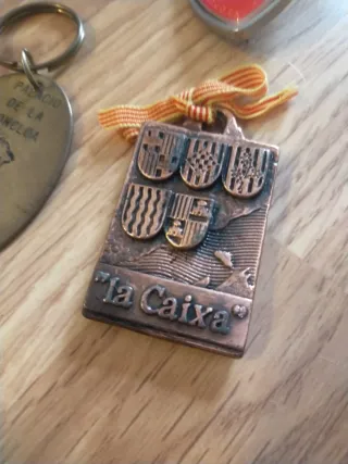 Lote llaveros y cenicero