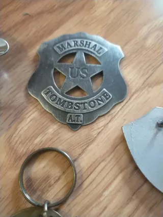 Lote llaveros y cenicero