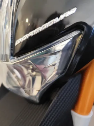 Moto Eléctrica Infantil Aprilia Negra y rojo