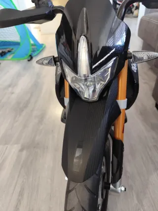 Moto Eléctrica Infantil Aprilia Negra y rojo