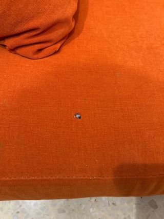 Sofá 2 plazas tela marrón y naranja