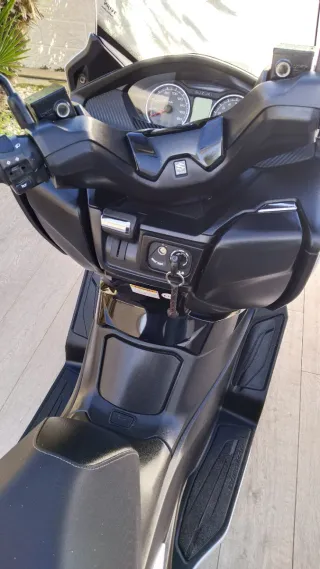 Suzuki Burgman AN400
