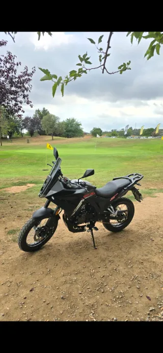 Moto Rieju Aventura 125 Negra