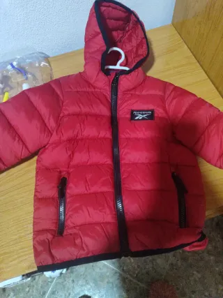 Chaqueta Rebook niño roja 18 meses .NO HAGO ENVIOS
