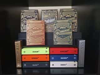 Estantería expositora mazos cartas tarot