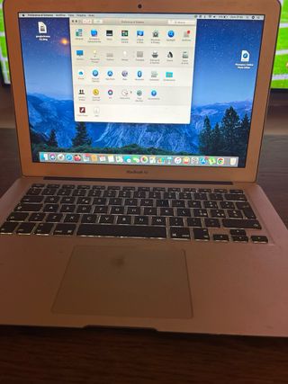 MacBook Air 13 (Early 2015)