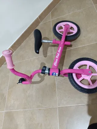 Bicicleta sin pedales rosa Chicco