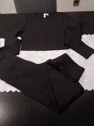 Conjunto blusa y leggins negro