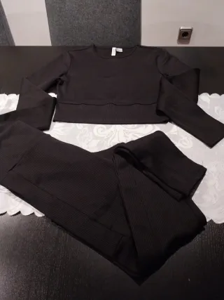 Conjunto blusa y leggins negro