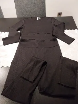 Conjunto blusa y leggins negro