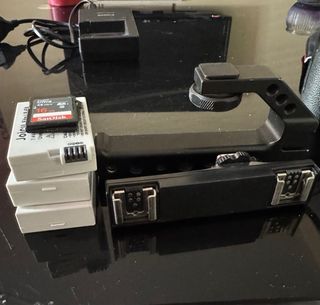 Cámara Canon EOS 700D + Accesorios