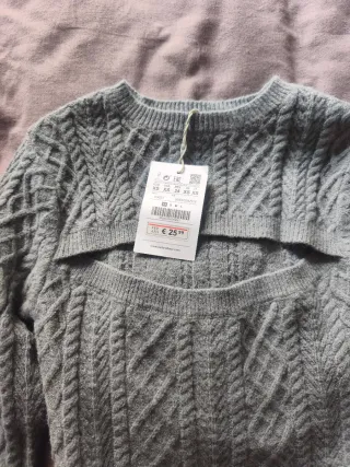 Top cropped gris tejido suave