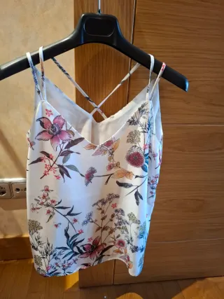 Camiseta tirantes flores