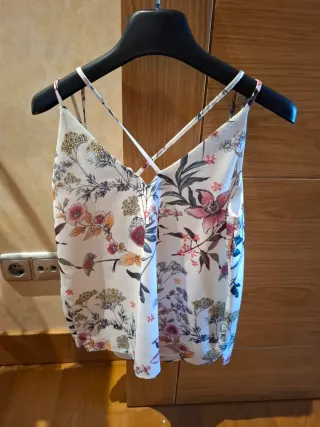 Camiseta tirantes flores