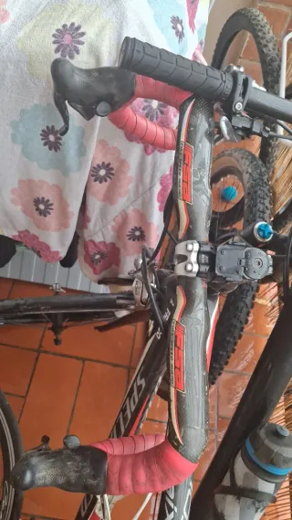 Bicicletta da corsa in carbonio Haibike