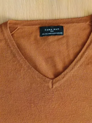 Jersey Zara cuello pico marrón