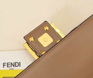 Borsa Fendi a righe beige e marrone