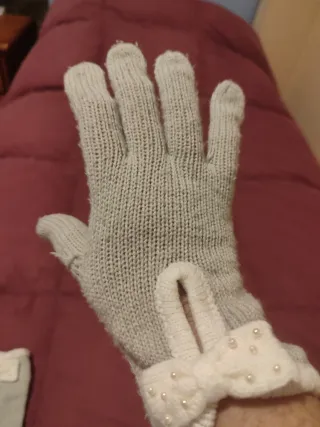 Guantes de lana con perlas