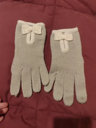 Guantes de lana con perlas