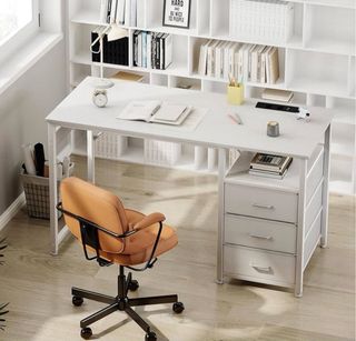 Escritorio Blanco con Cajones y Enchufe