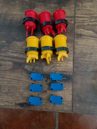 Pulsadores Arcade Rojos y Amarillos + Microswitche