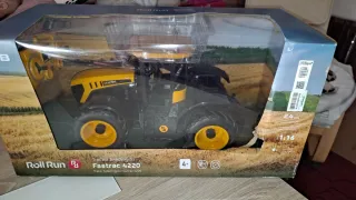 Trattore telecomandato Fastrac 4220