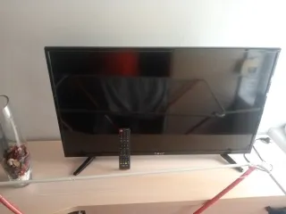 Televisión Nevir 40 Negra