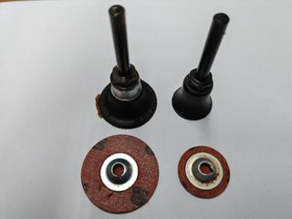 LOTE DE 30 DISCOS Y 2 PLATOS LIJA