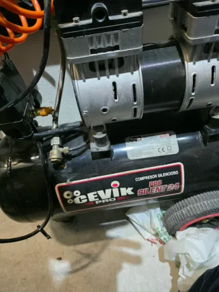 Compresor Cevik Pro24 ultra silencioso +Kit Herram