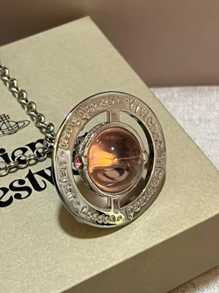 Collar Vivienne Westwood Orb Rosa y Plateado
